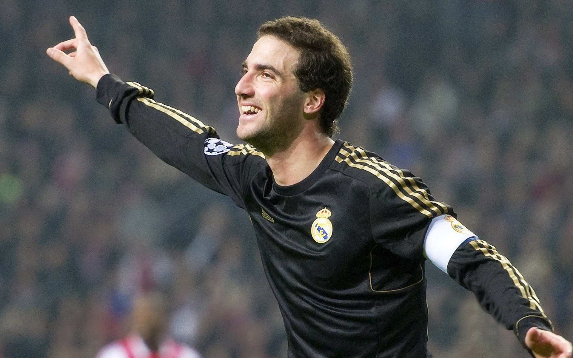 西甲风云,皇马绝杀登顶,巴萨爆冷失利,争冠悬念再起!